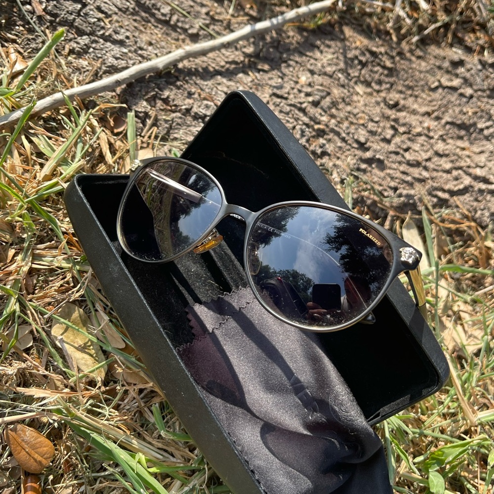 Versace Women’s  Black and Gold Sunglasses with case and dust cloth - like NEW!
